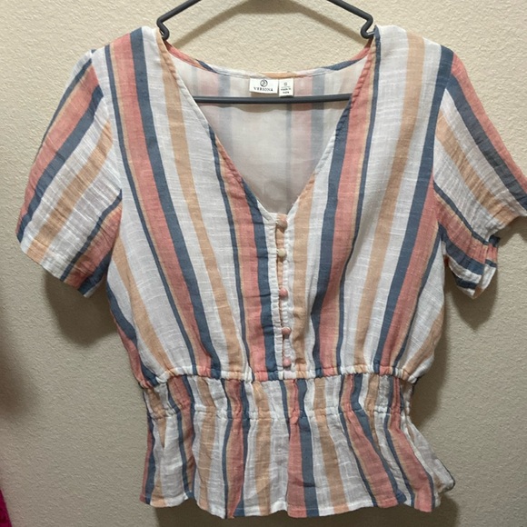 Cute Striped Blouse - Picture 1 of 4